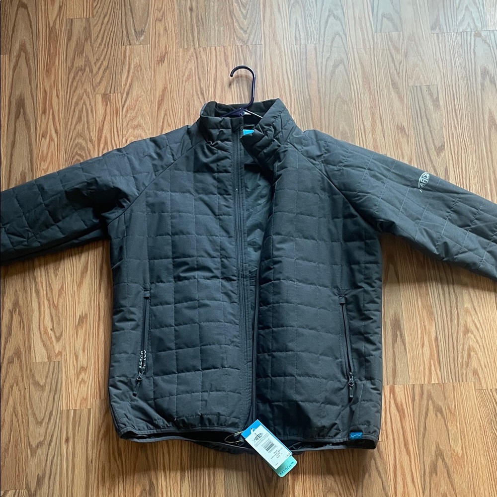 NWT AFTCO gray in color Quilted Full-Zip Jacket
